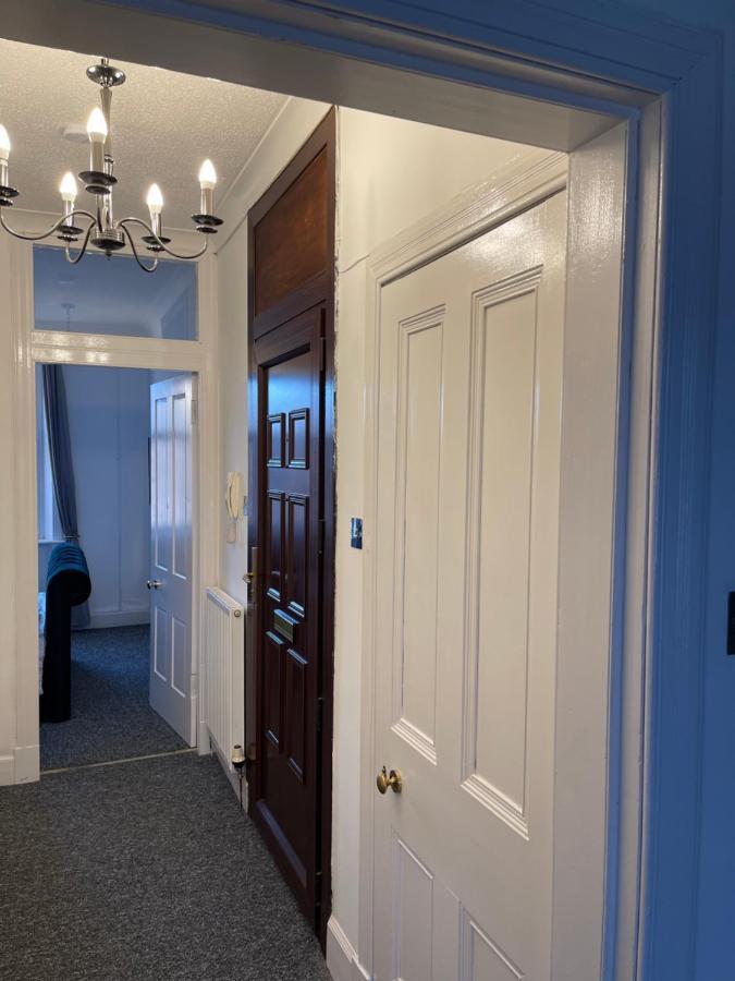 Bella Casa Two Apartment Ларгс Екстериор снимка